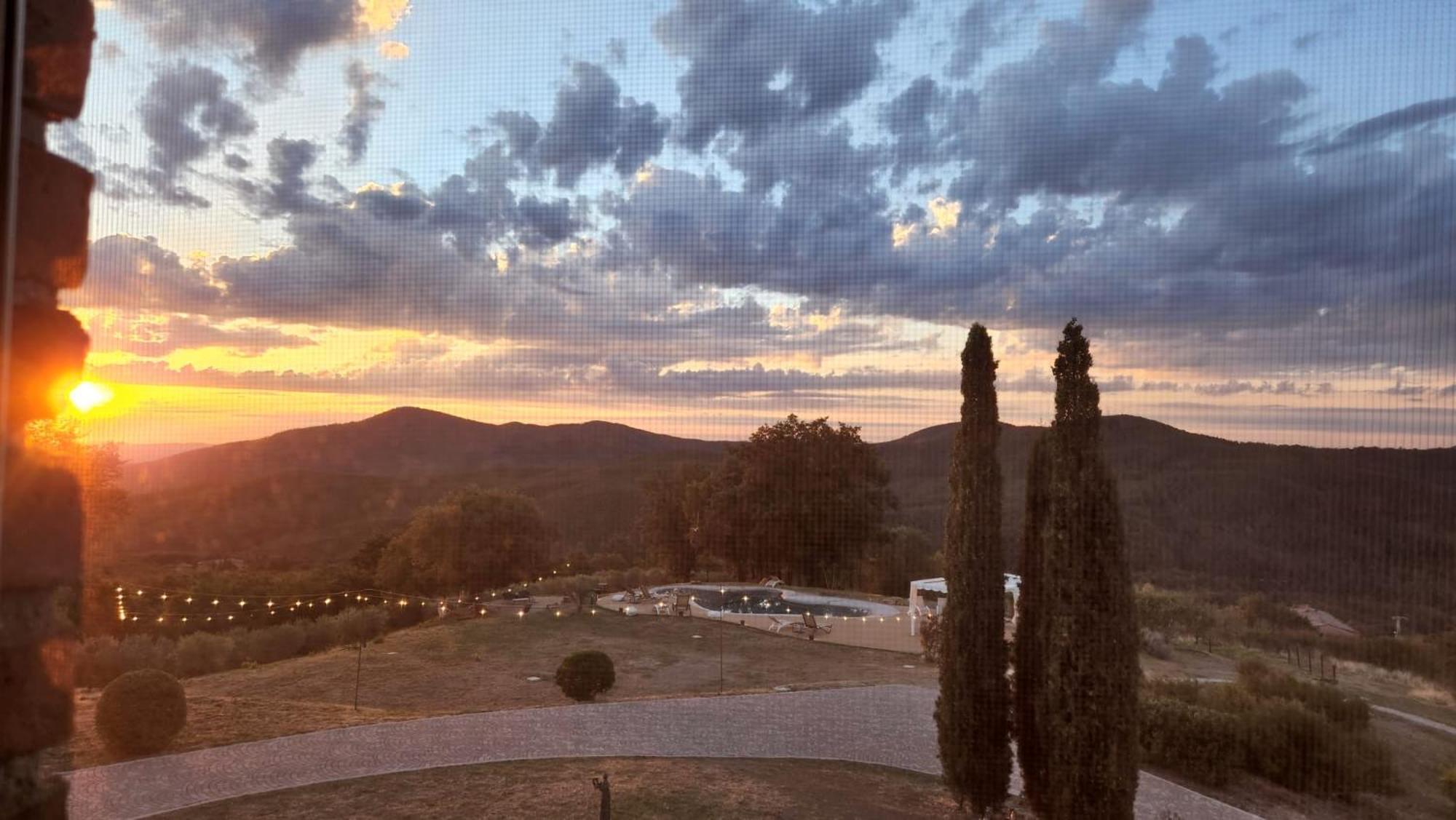 Vin Hotel - Wine Resort And Agriturismo Montieri 外观 照片