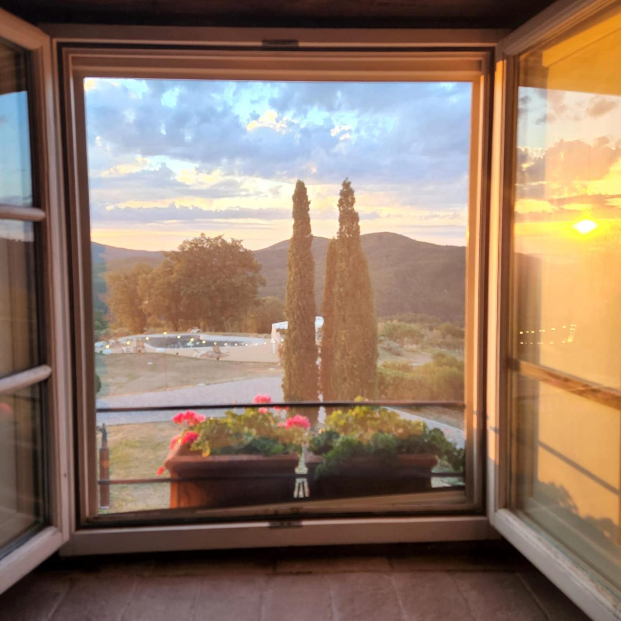 Vin Hotel - Wine Resort And Agriturismo Montieri 外观 照片
