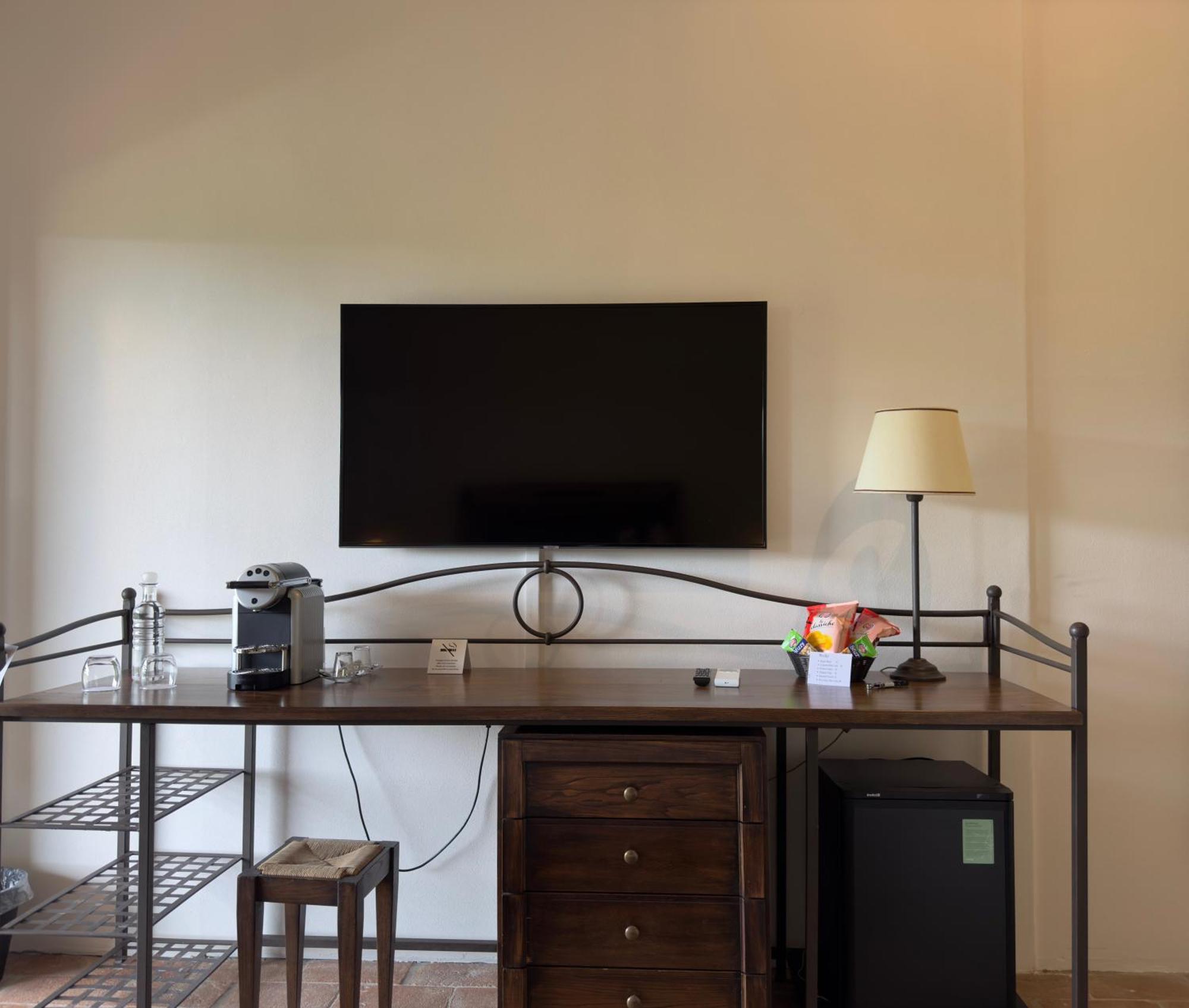 Vin Hotel - Wine Resort And Agriturismo Montieri 外观 照片